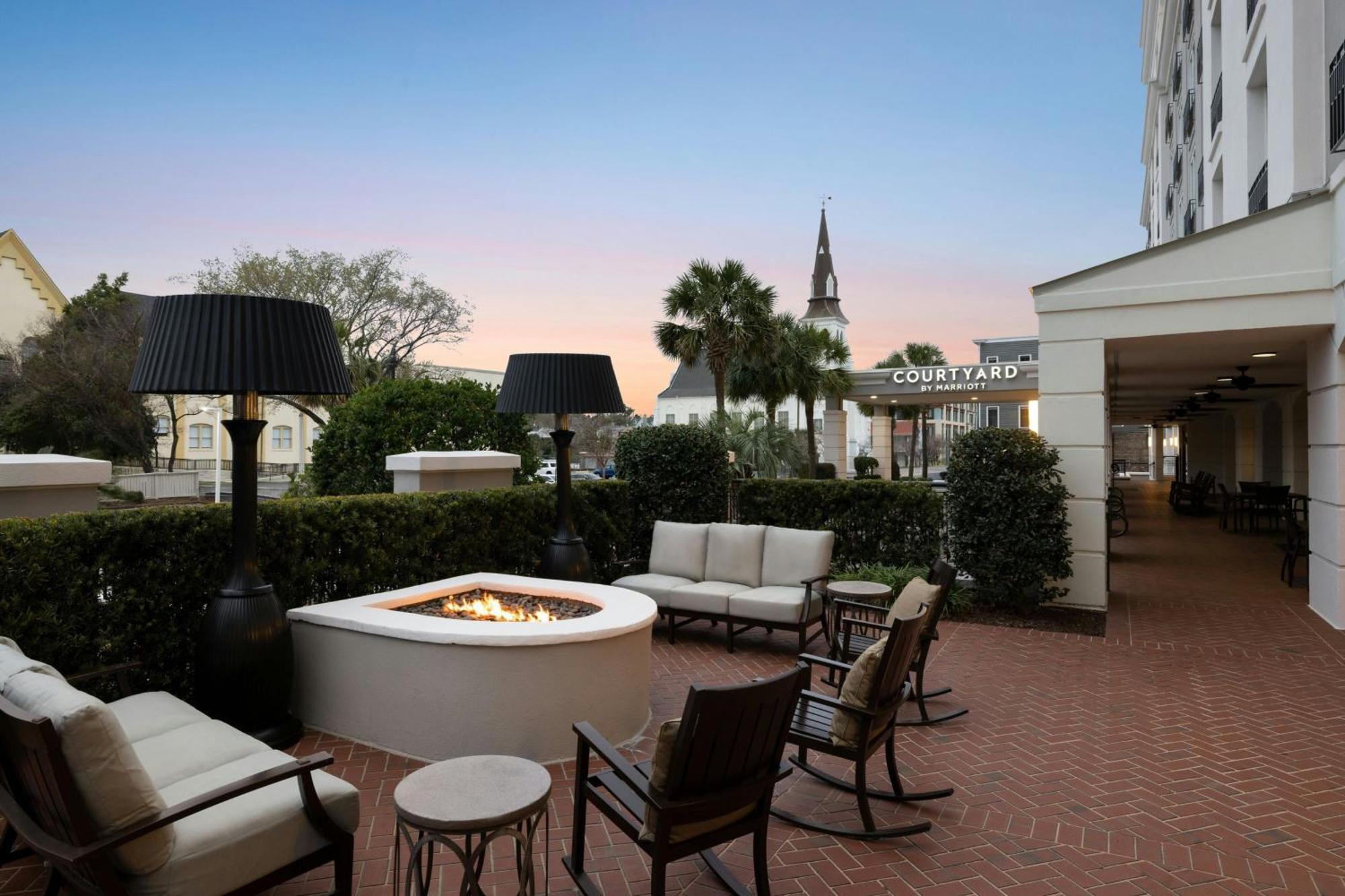 Hotel Courtyard By Marriott Charleston Historic District Exterior foto