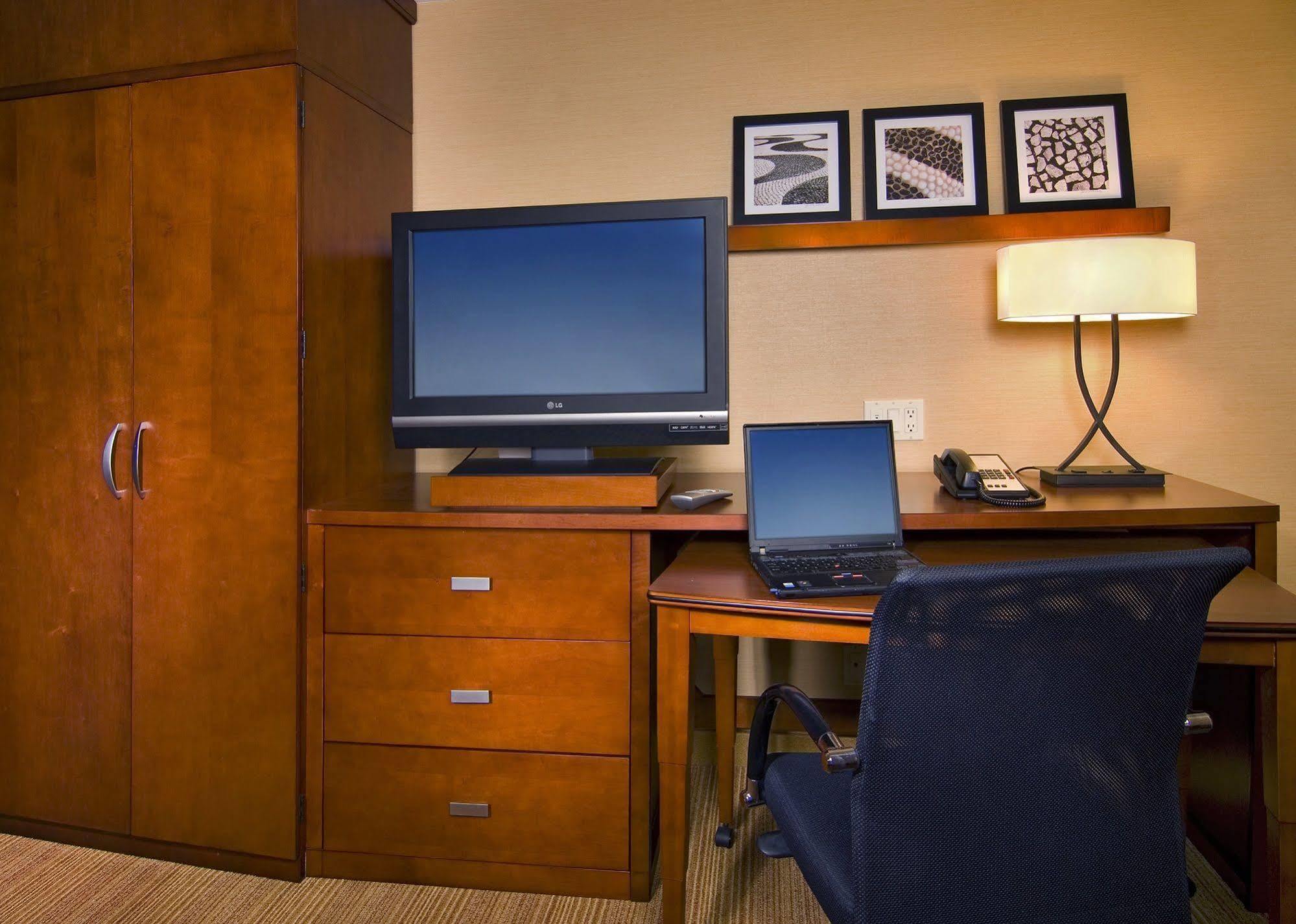 Hotel Courtyard By Marriott Charleston Historic District Habitación foto